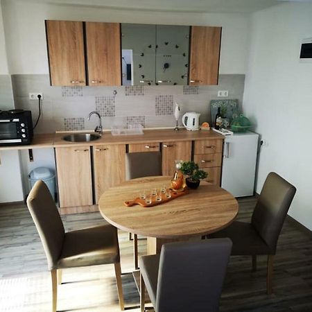 Apartman Borna Appartement Otočac Buitenkant foto