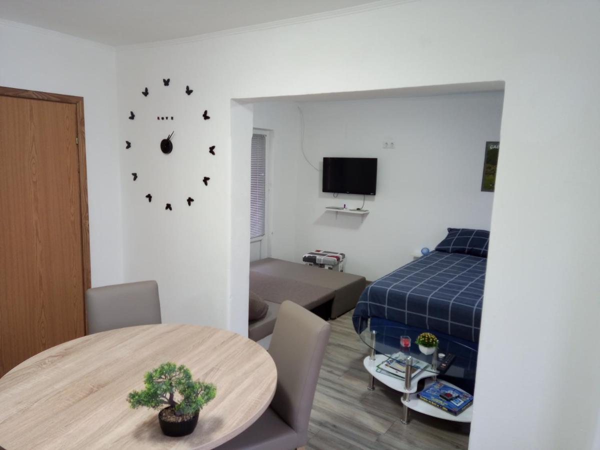 Apartman Borna Appartement Otočac Buitenkant foto