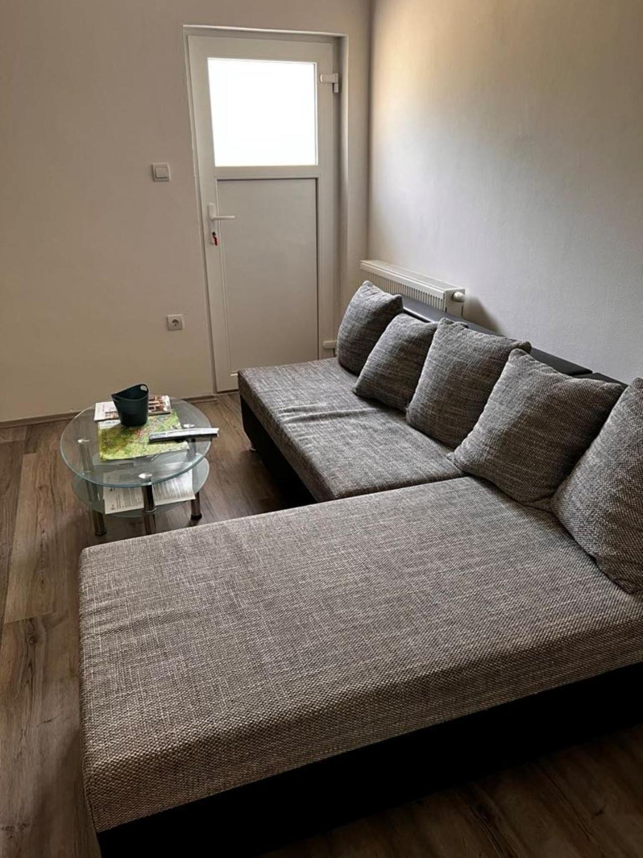 Apartman Borna Appartement Otočac Buitenkant foto